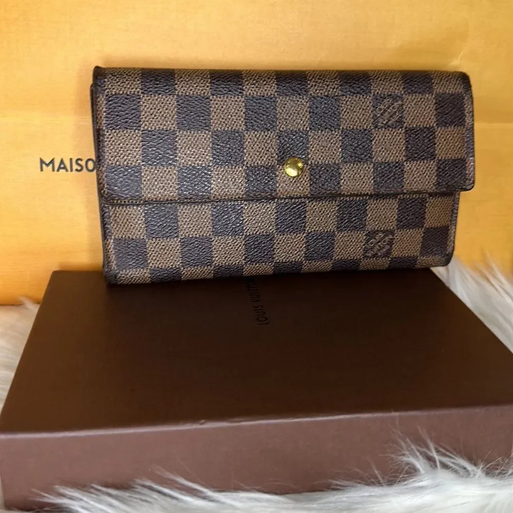 💯 Authentic Louis Vuitton DE Trifold Wallet 🍀